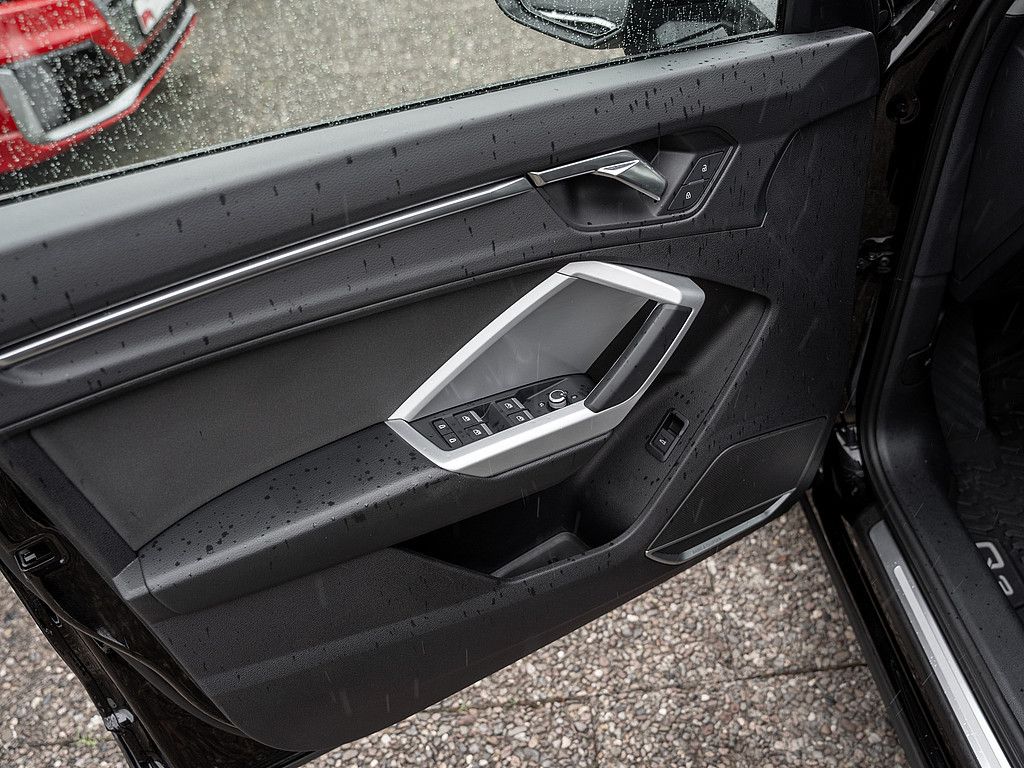Audi Q3 40 TDI quattro advanced - Samsaru's Car Outlet