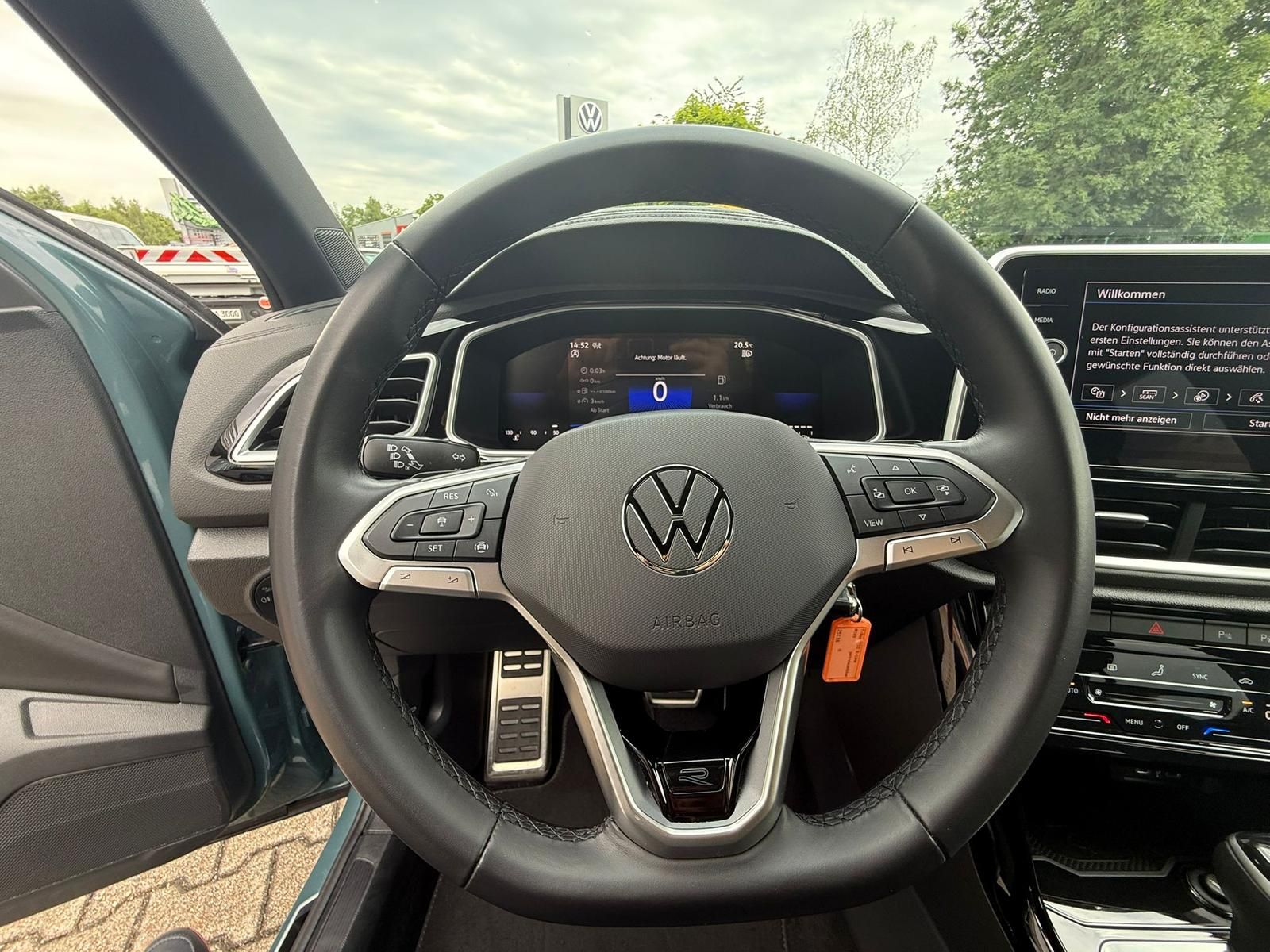 Volkswagen T-Roc 2.0 TDI R-Line - Samsaru's Car Outlet