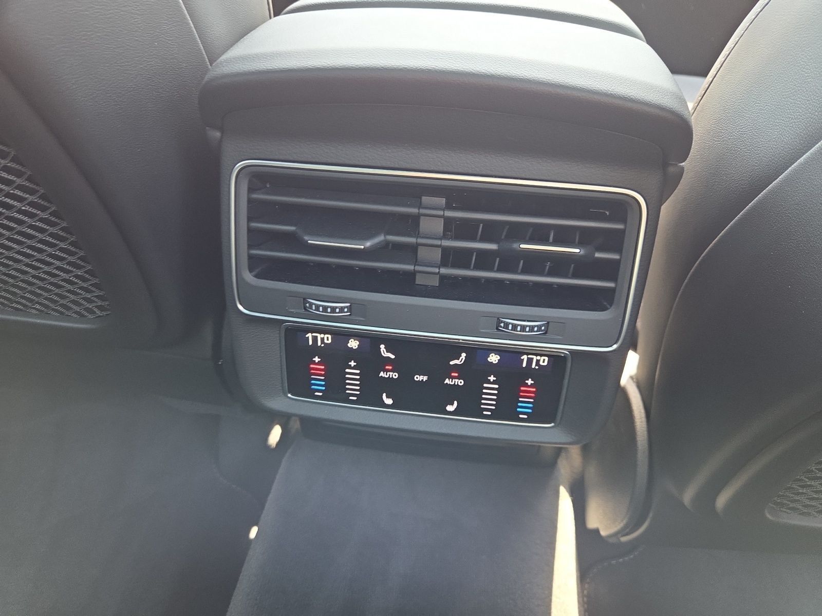 Audi Q7 50 TDI quattro S-LINE*7-Sitzer*NAVI*HUD*AHK*P