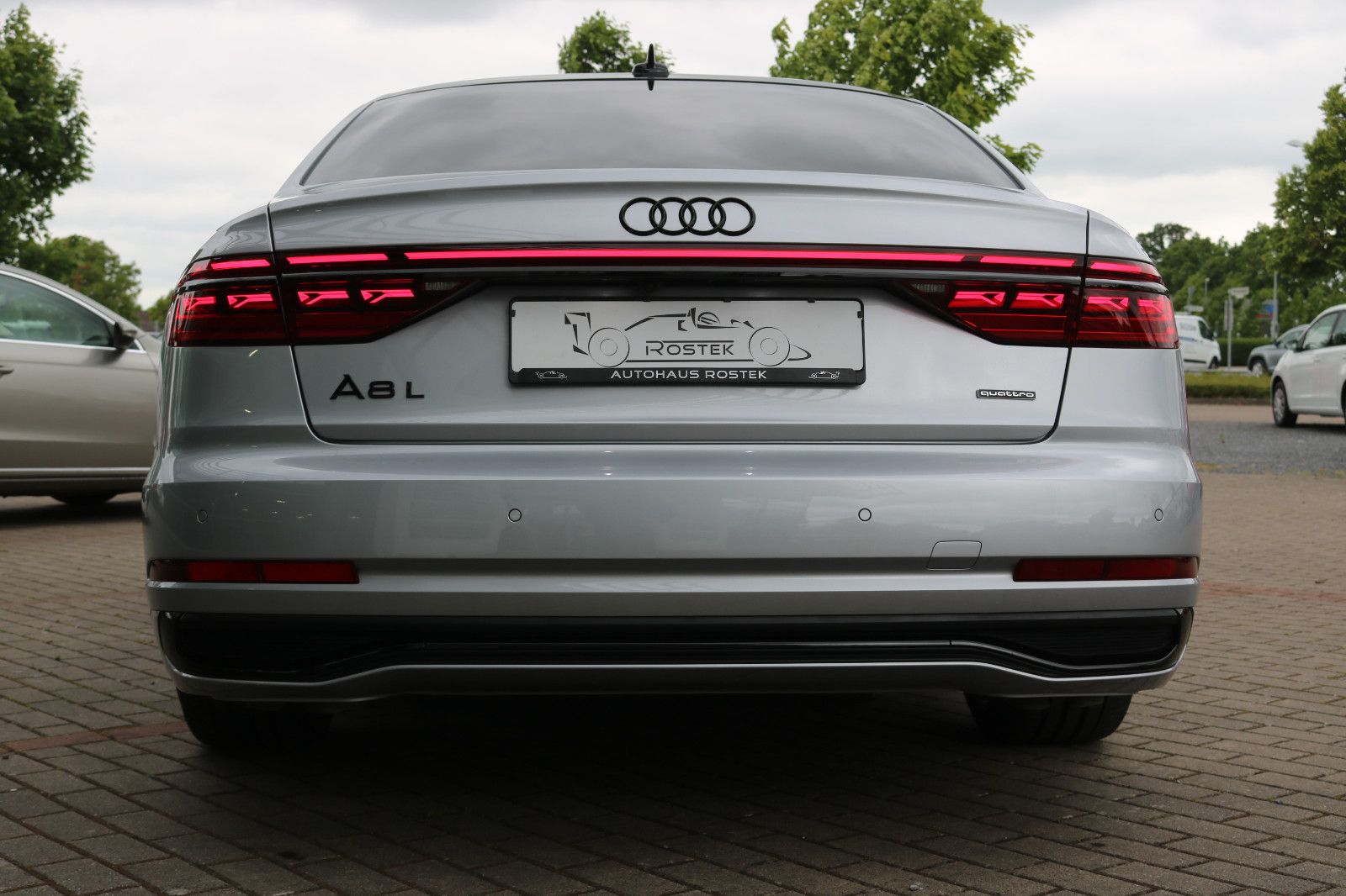 Audi A8 L 60 TFSI S line - Samsaru's Car Outlet