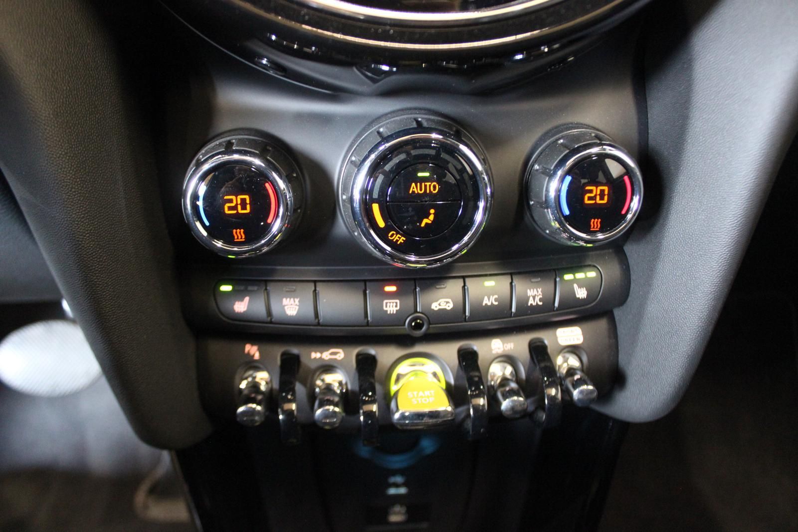 MINI Cooper SE - Samsaru's Car Outlet