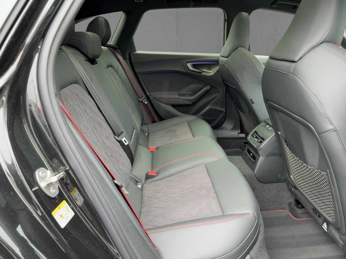 Audi A5 Avant e-hybrid 220kW S-LINE MATRIX+B&O+PANO