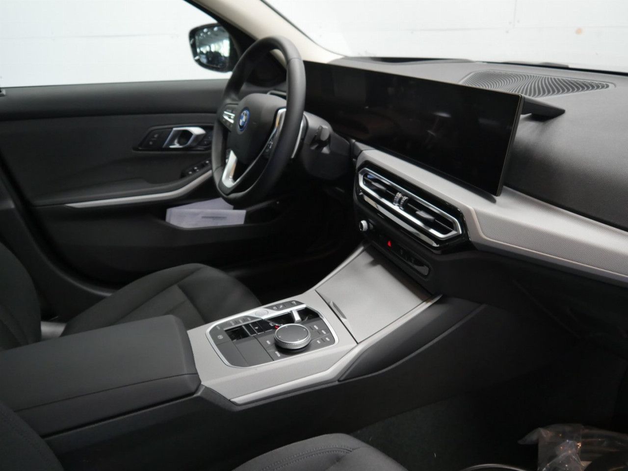 BMW 330e Lim - Samsaru's Car Outlet