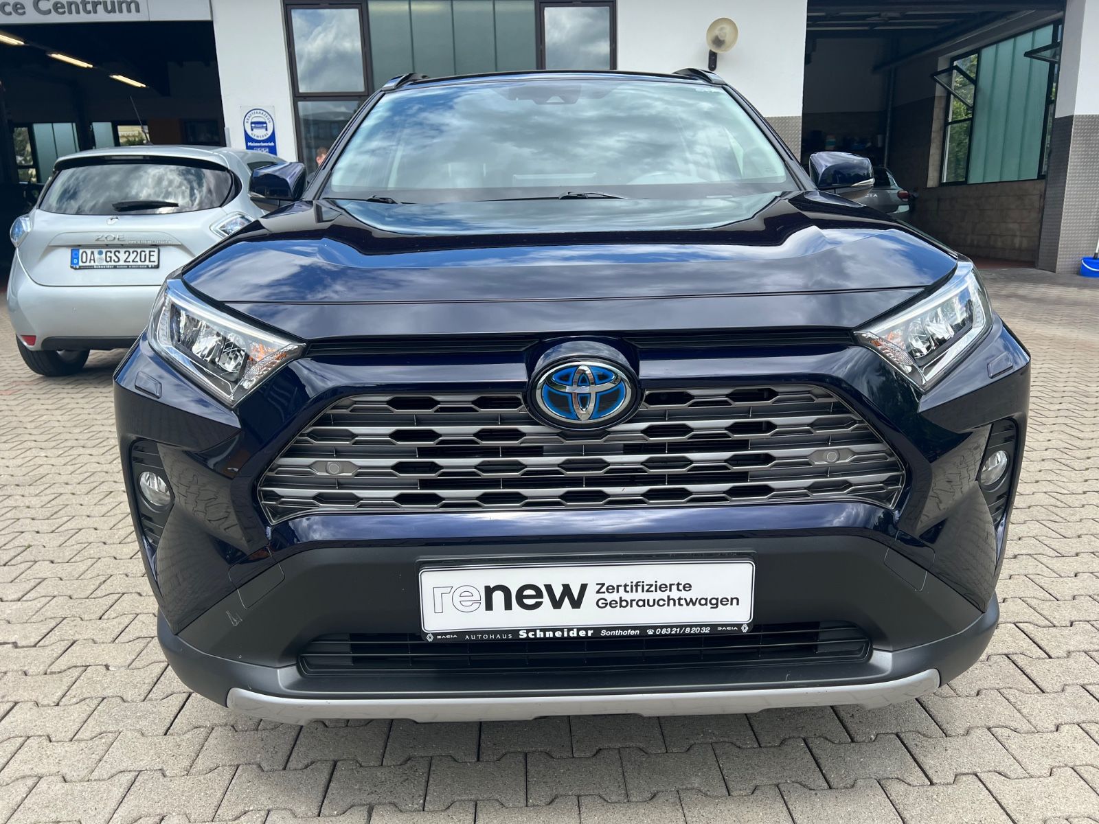 Toyota RAV 4 Hybrid 4WD - Samsaru's Car Outlet