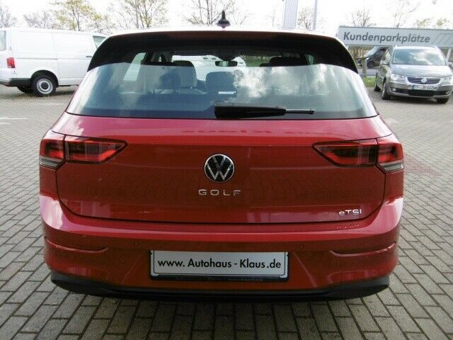 Volkswagen Golf VIII Life 1.0 eTSI - Samsaru's Car Outlet