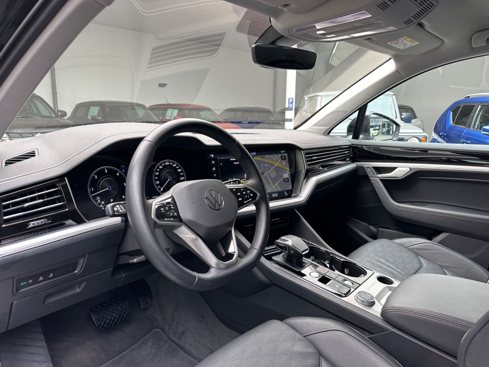 Volkswagen Touareg 3.0 TDI 4M Elegance - Samsaru's Car Outlet