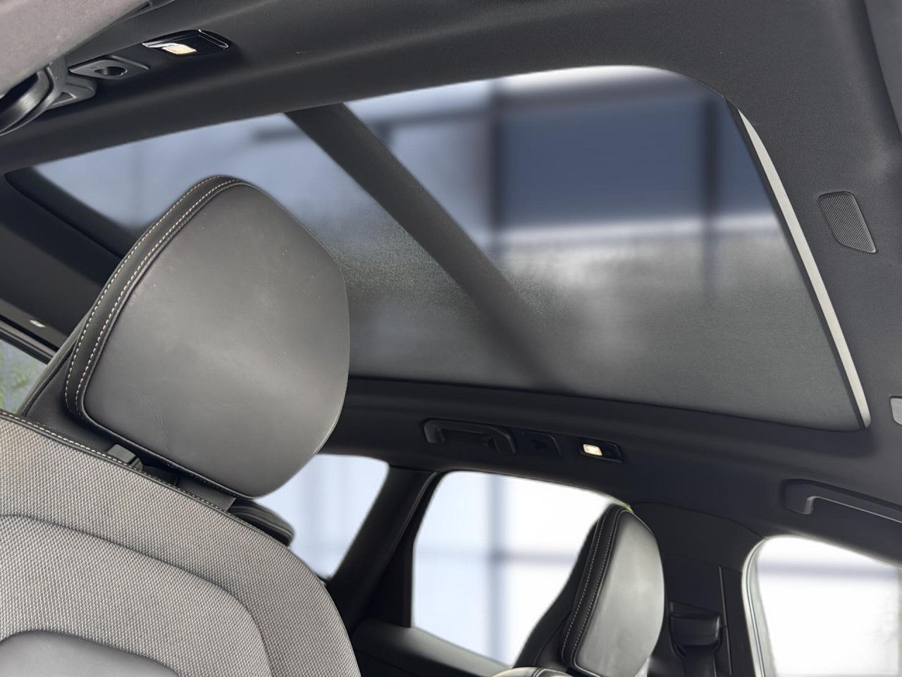 Volvo XC 60 Ultimate Dark AWD Bluetooth Navi LED Klima