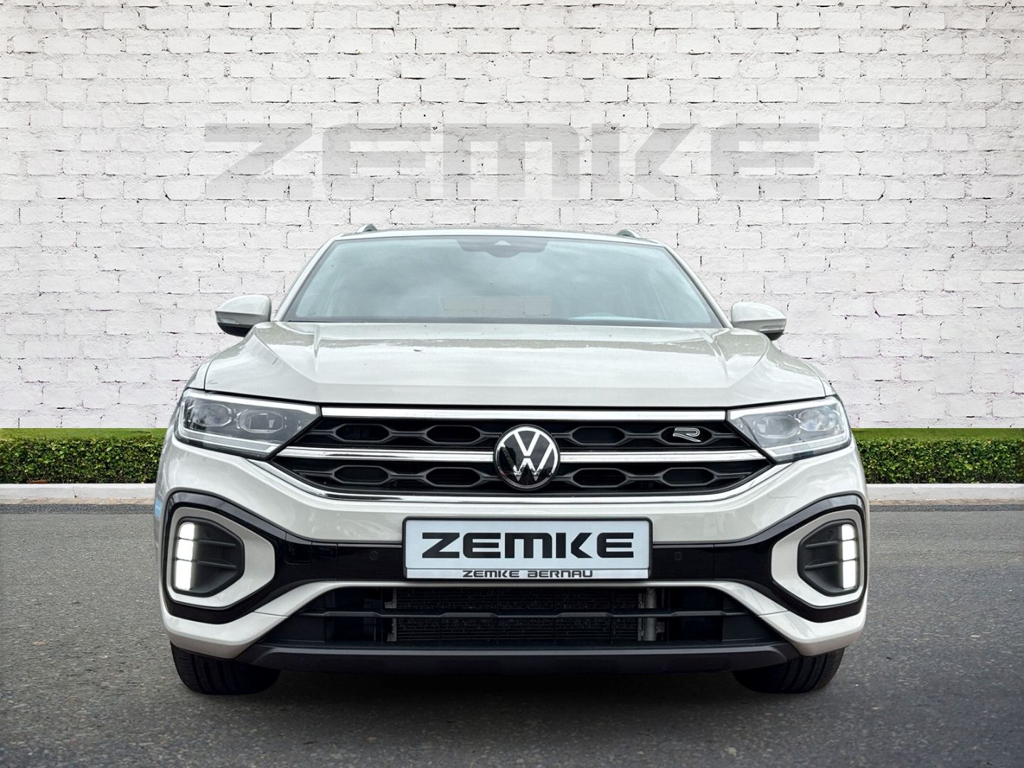 Volkswagen T-Roc 2.0 TDI R-Line - Samsaru's Car Outlet
