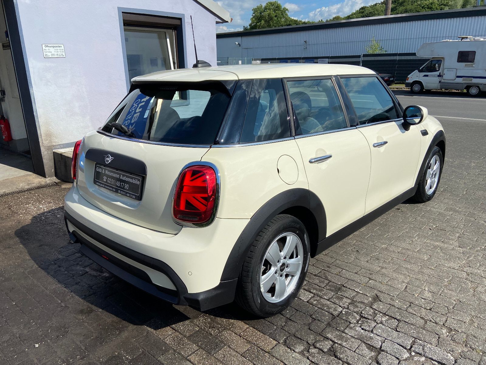 MINI One Classic - Samsaru's Car Outlet