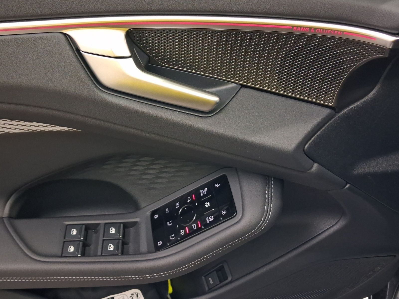 Audi A6 TFSI Q S LINE UPE92 LEDER AHK BF-DISPLAY BuO