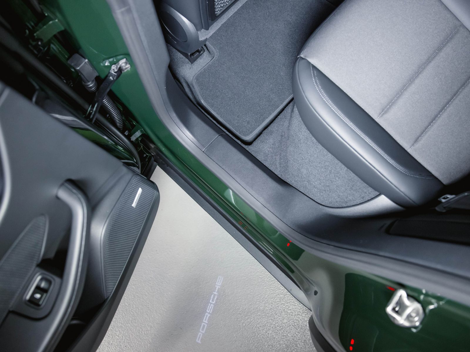 Porsche Macan 4S Electric - Samsaru's Car Outlet