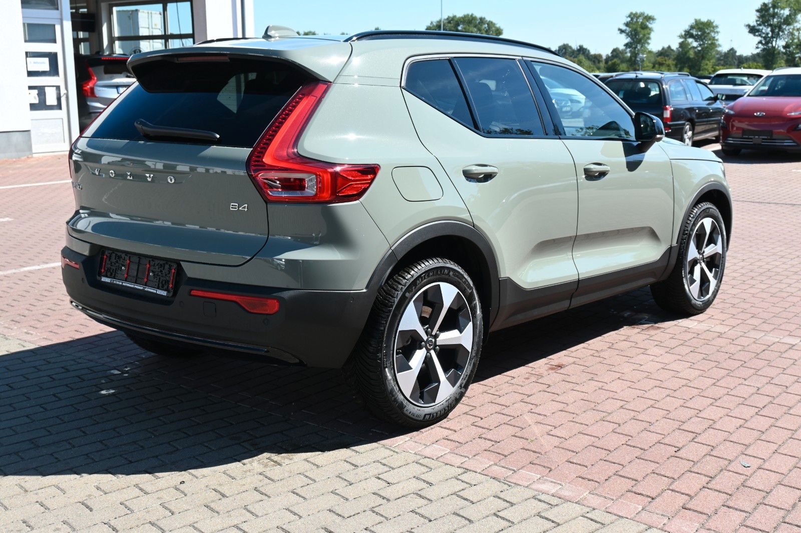 Volvo XC40 B4 DKG Plus Dark*FSHZG*360°*ACC*Allwetter*