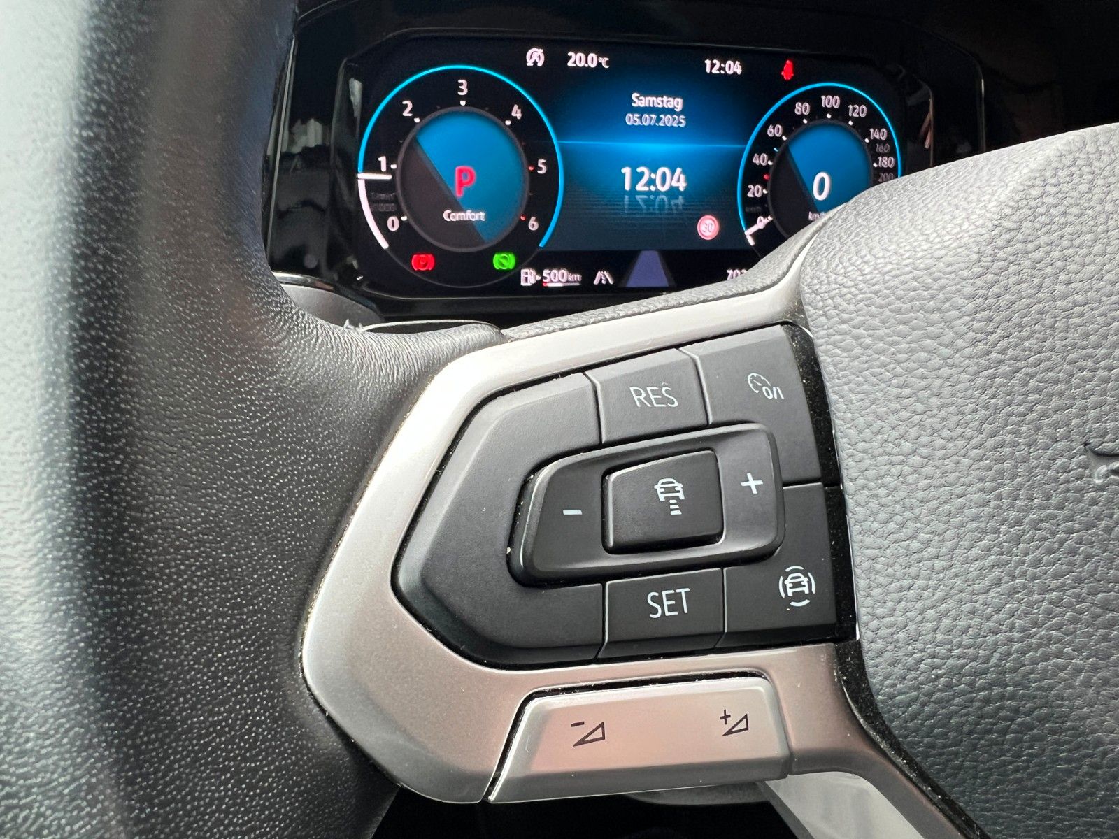 Volkswagen Golf VIII 2.0TDi DSG - Samsaru's Car Outlet