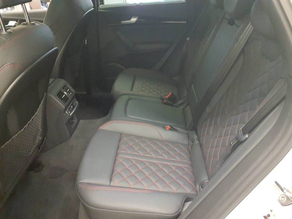 Audi Q5 S line 45 TFSI quattro - Samsaru's Car Outlet