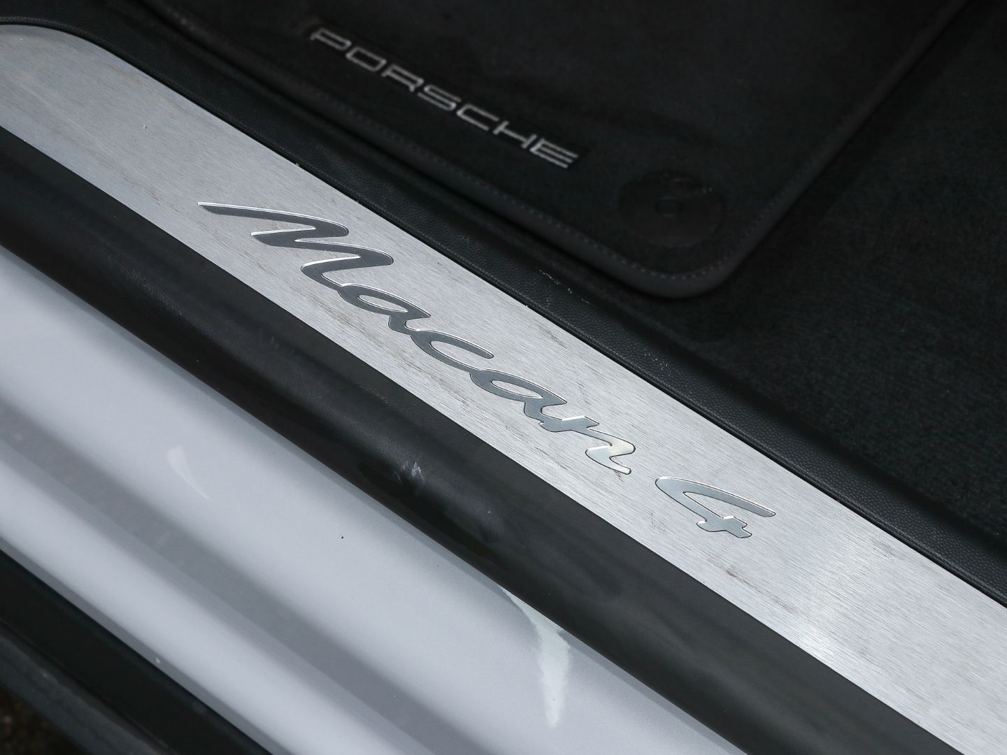 Porsche Macan 4 HA-Lenkung LED-Matrix Surround-View BOSE