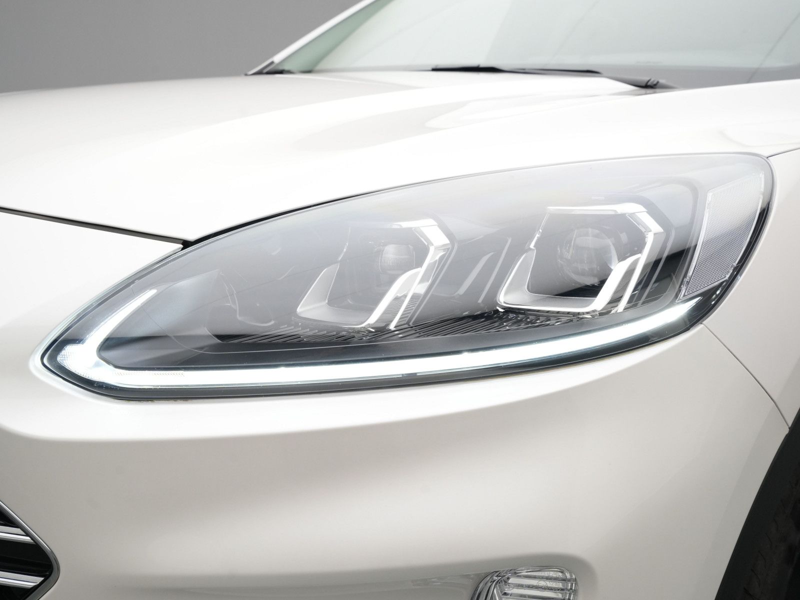 Ford Kuga Titanium X 225PS Plug-in-Hybrid Aut. - Samsaru's Car Outlet