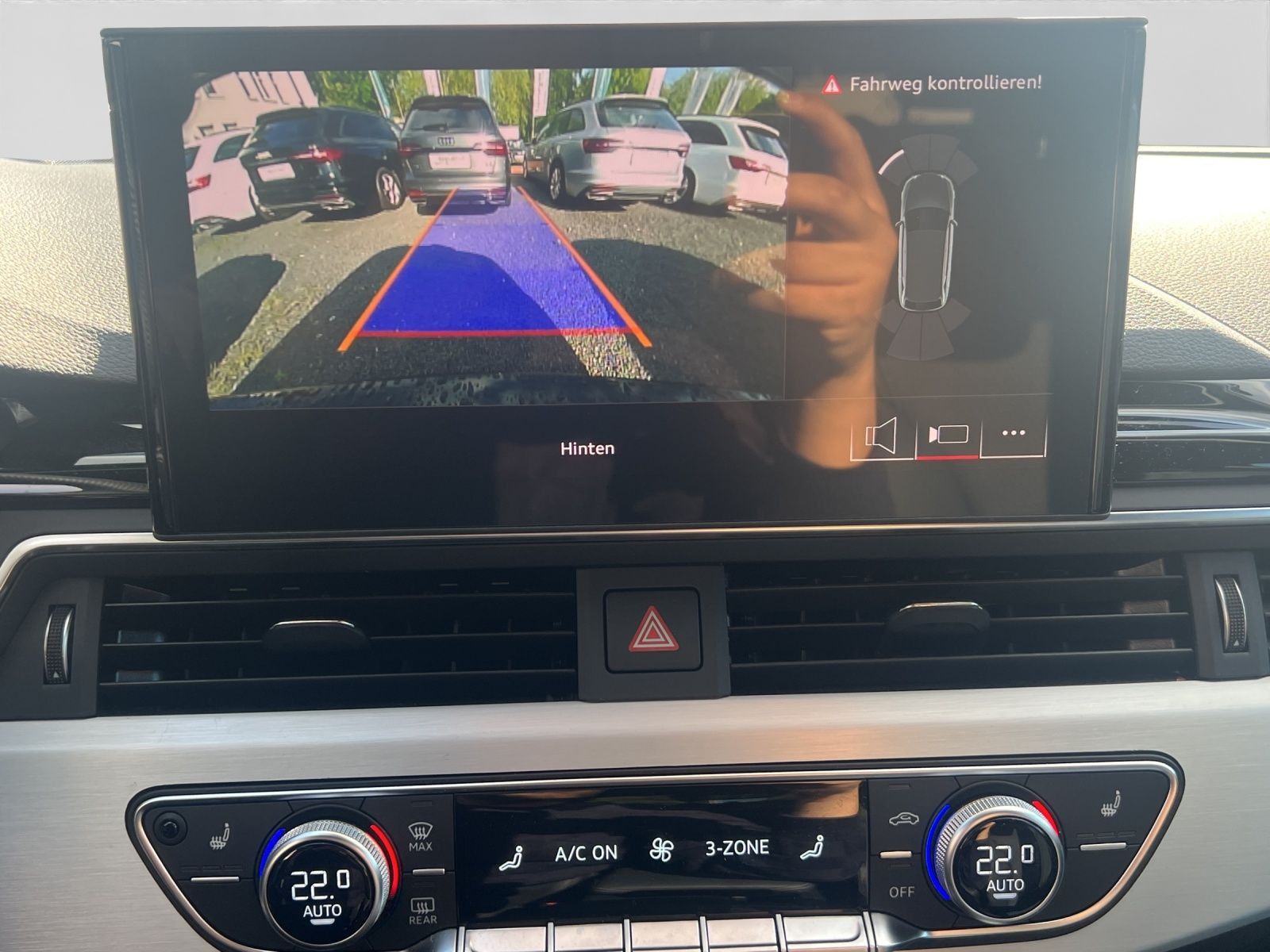 Audi A4 Avant 40 TFSI Q 2x S LINE AHK LM19 MATRIX-LED