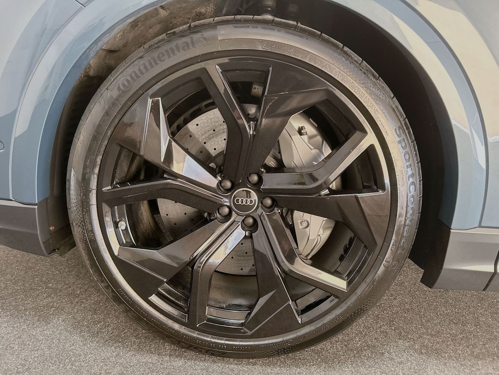 Audi RS Q8 4.0 TFSI quattro Dynamik Plus Sportabgas