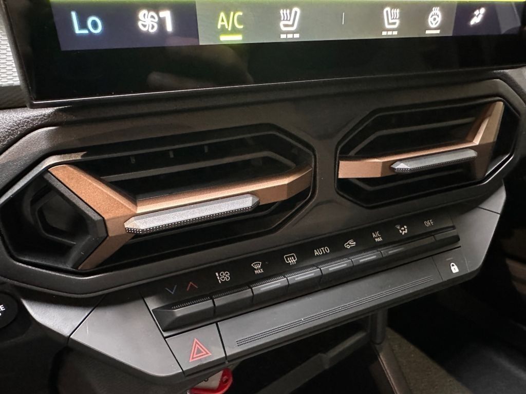 Dacia Duster Extreme HYBRID 140 - Samsaru's Car Outlet