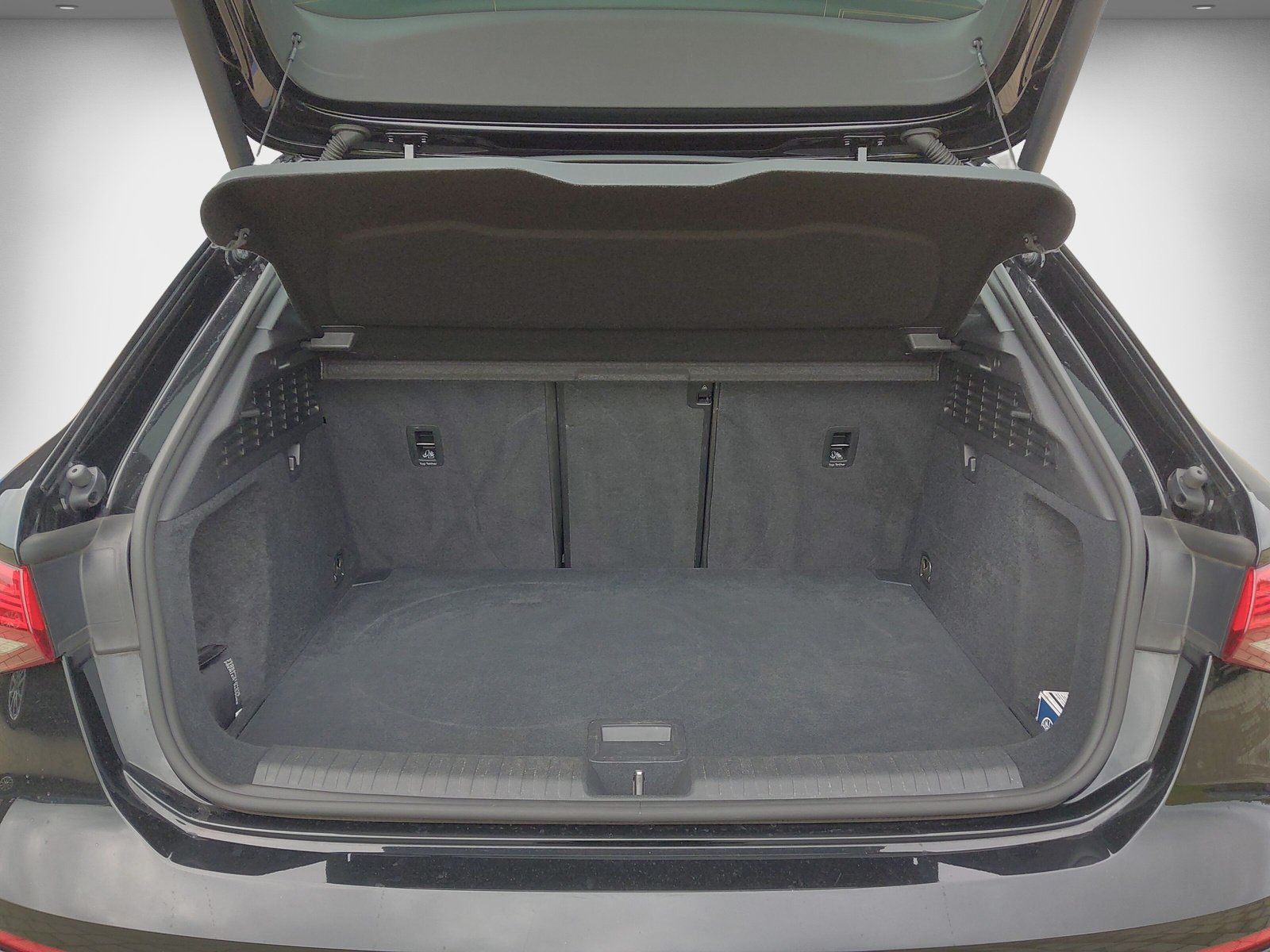 Audi A3 Sportback 30 TFSI S tronic Navi ACC Sitzh Amb