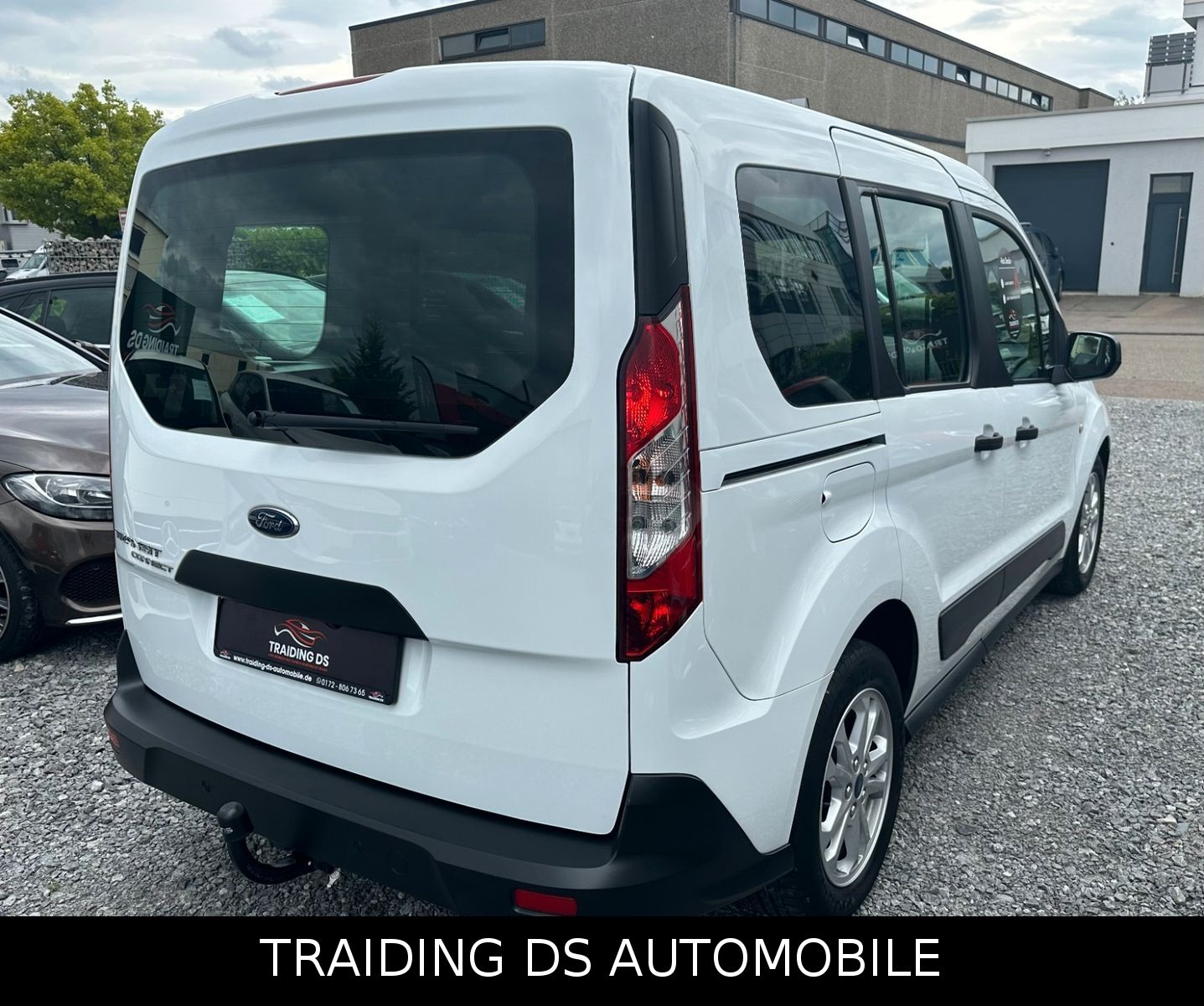 Ford Transit Connect - Samsaru's Car Outlet