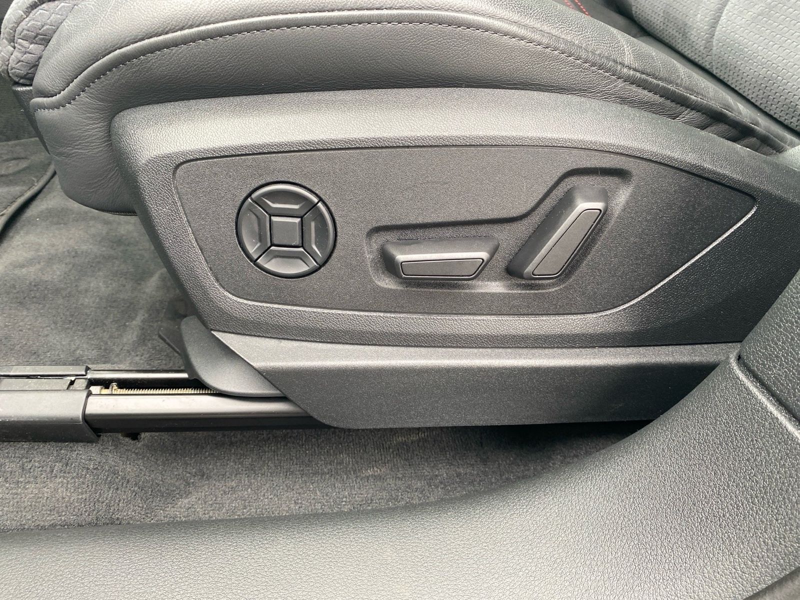 Audi Q8 e-tron 55 S line Edition quattro Matrix Navi