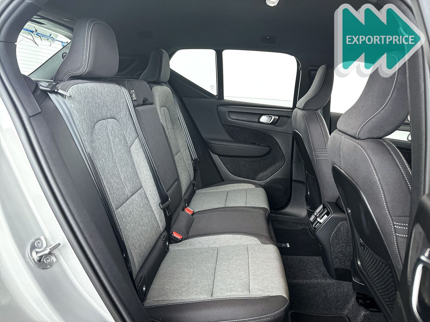 Volvo XC40 B4 Plus Dark | Parkeercamera | Stoel- en St