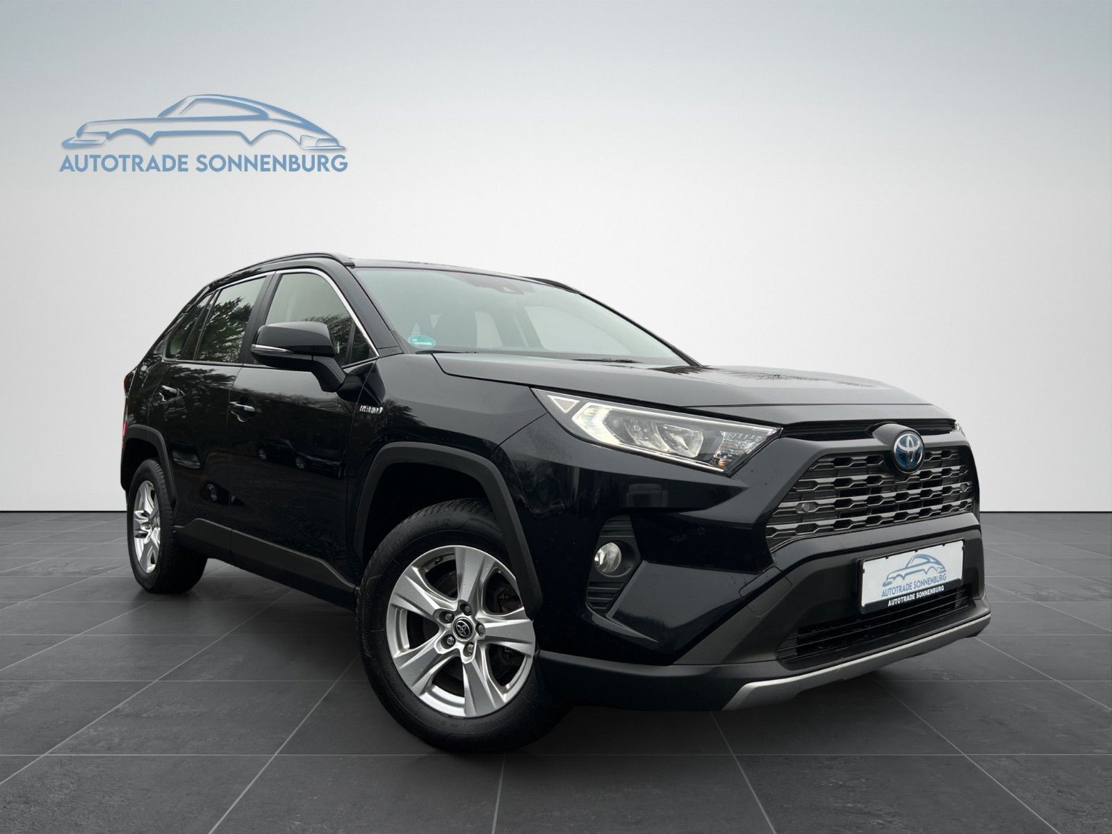 Toyota RAV 4 2.5 Hybrid 4x2 - Samsaru's Car Outlet