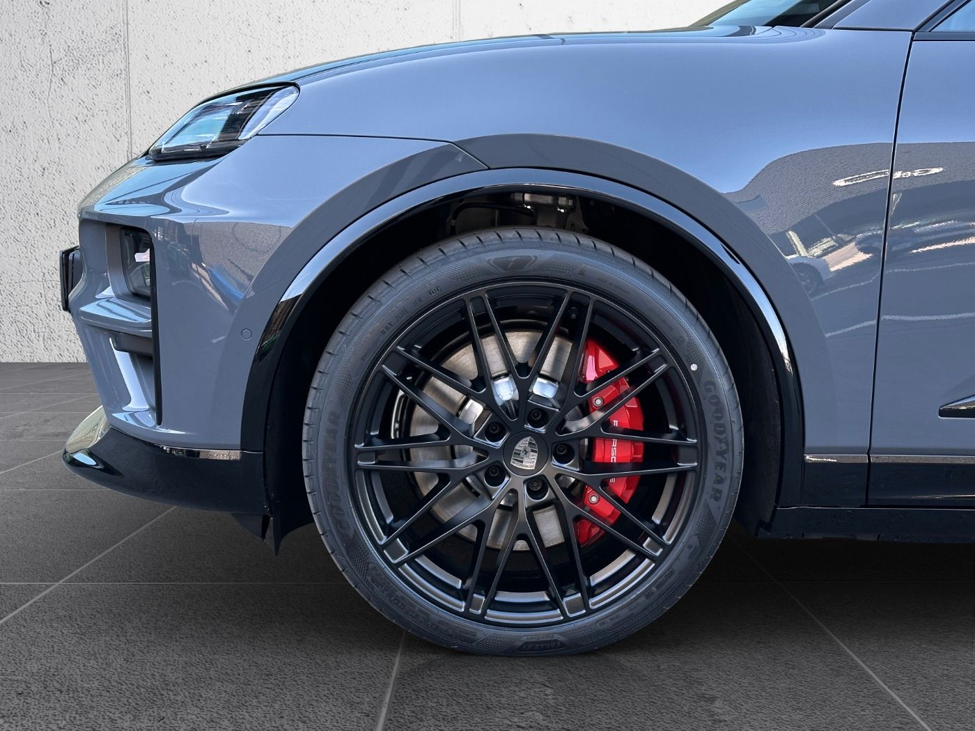 Porsche Macan Turbo - Samsaru's Car Outlet
