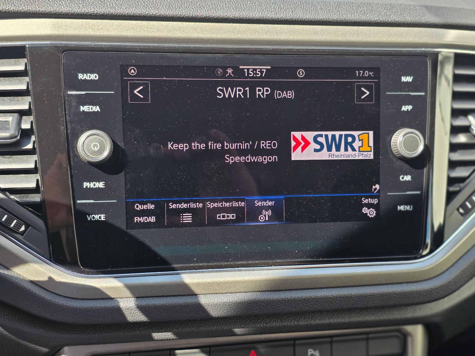 Volkswagen T-Roc Style 1.5 TSI - Samsaru's Car Outlet
