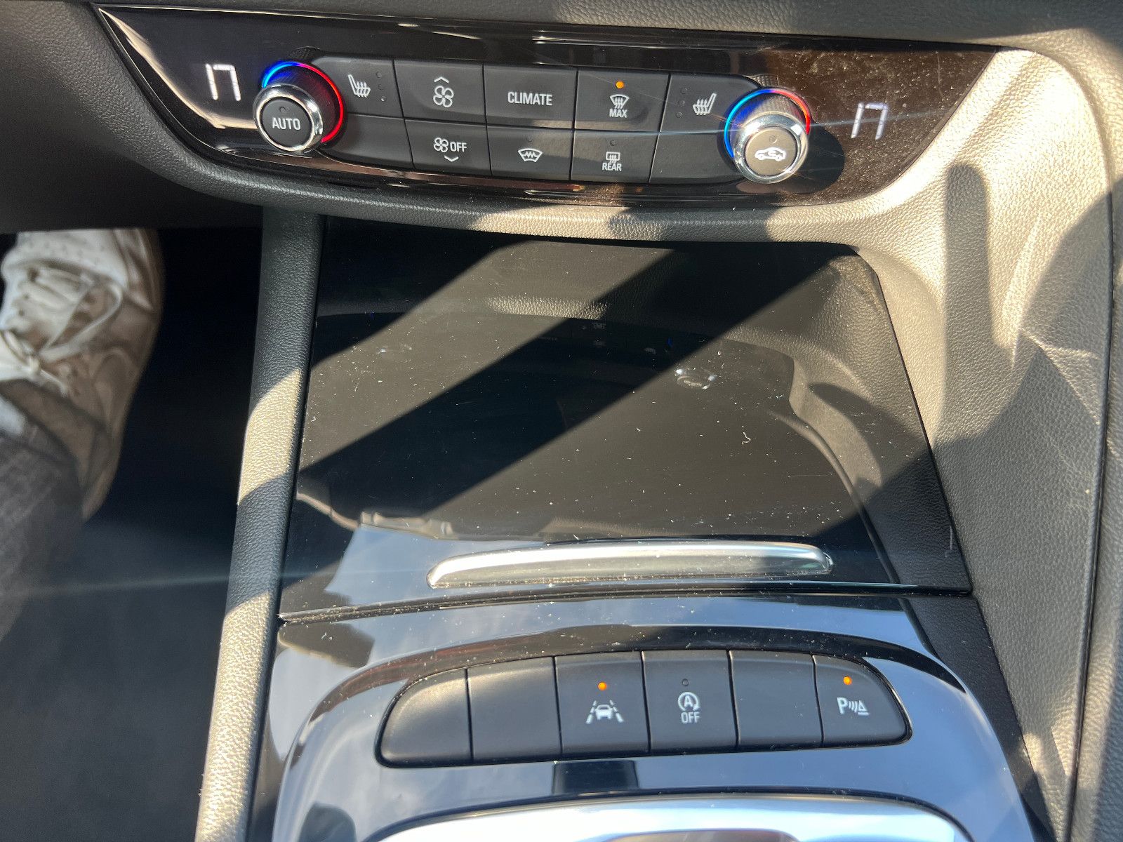 Opel Insignia B Sports Tourer Aut. - Samsaru's Car Outlet