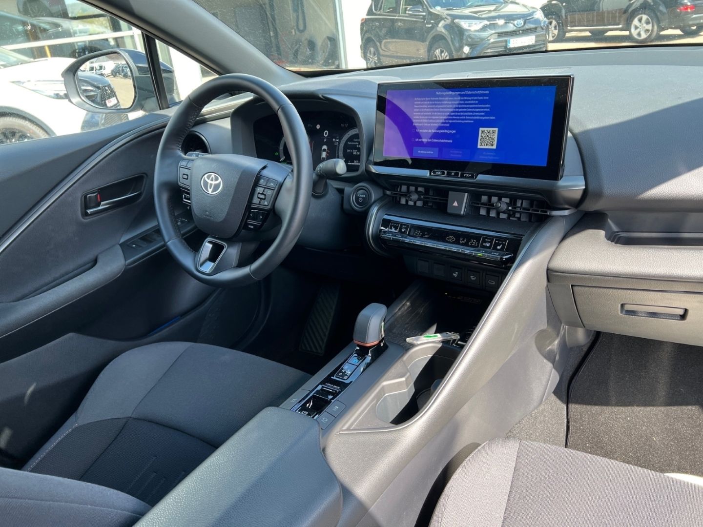 Toyota C-HR 1.8l Hybrid - Samsaru's Car Outlet