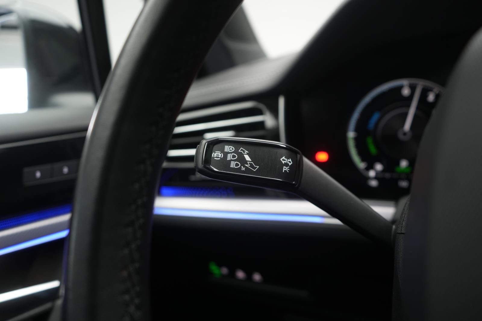 Volkswagen Touareg  3.0 V6 e-Hybrid 4Motion R Leder/Matrix/
