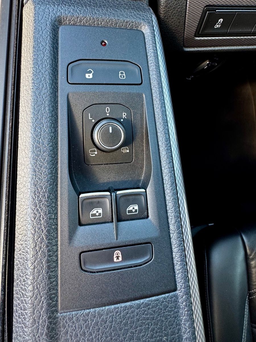 Volkswagen T6 2.0TDI Multivan - Samsaru's Car Outlet