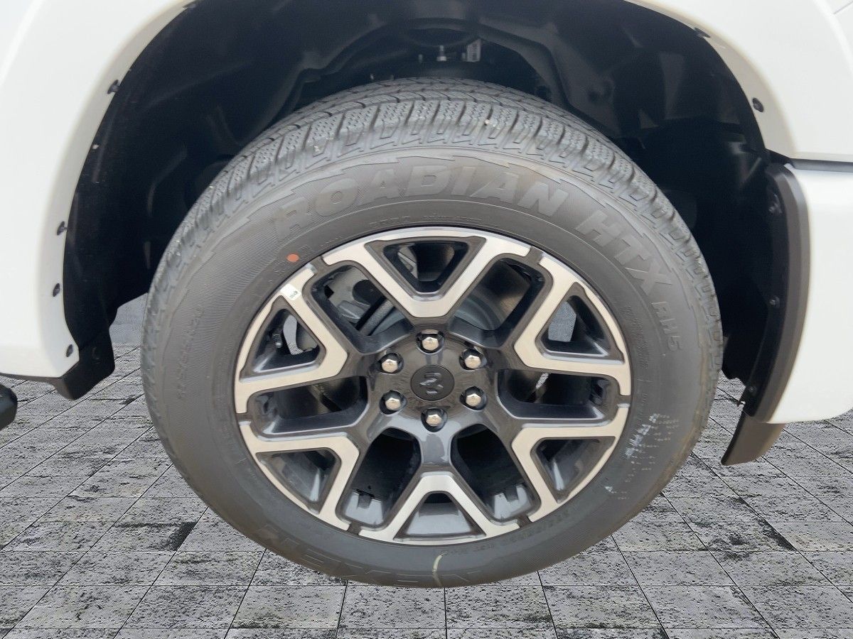 Dodge RAM 1500 Laramie Crew 420 PS, LPG