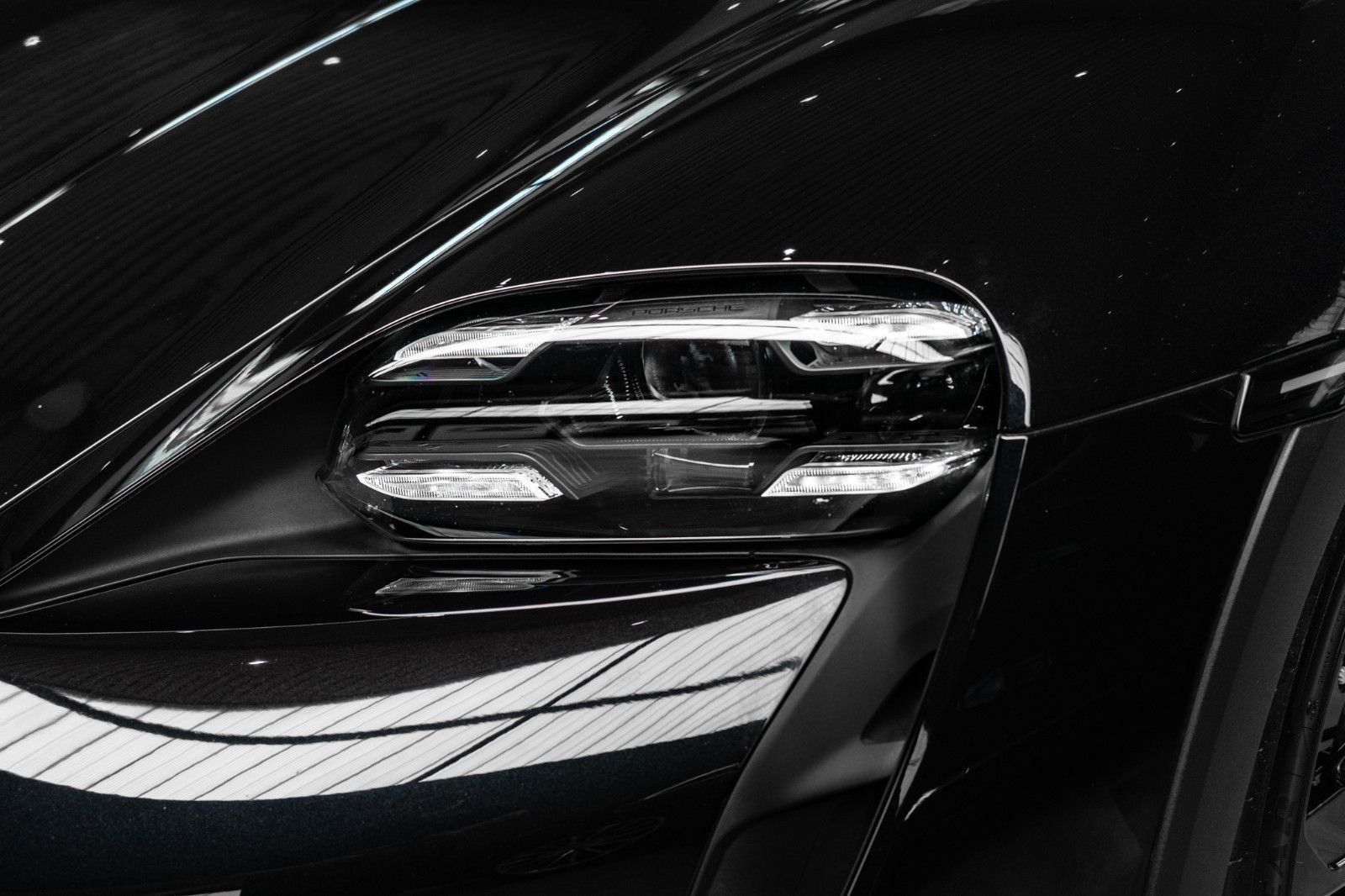 Porsche Taycan Cross Turismo Turbo #BURMESTER #MEGA SPEC