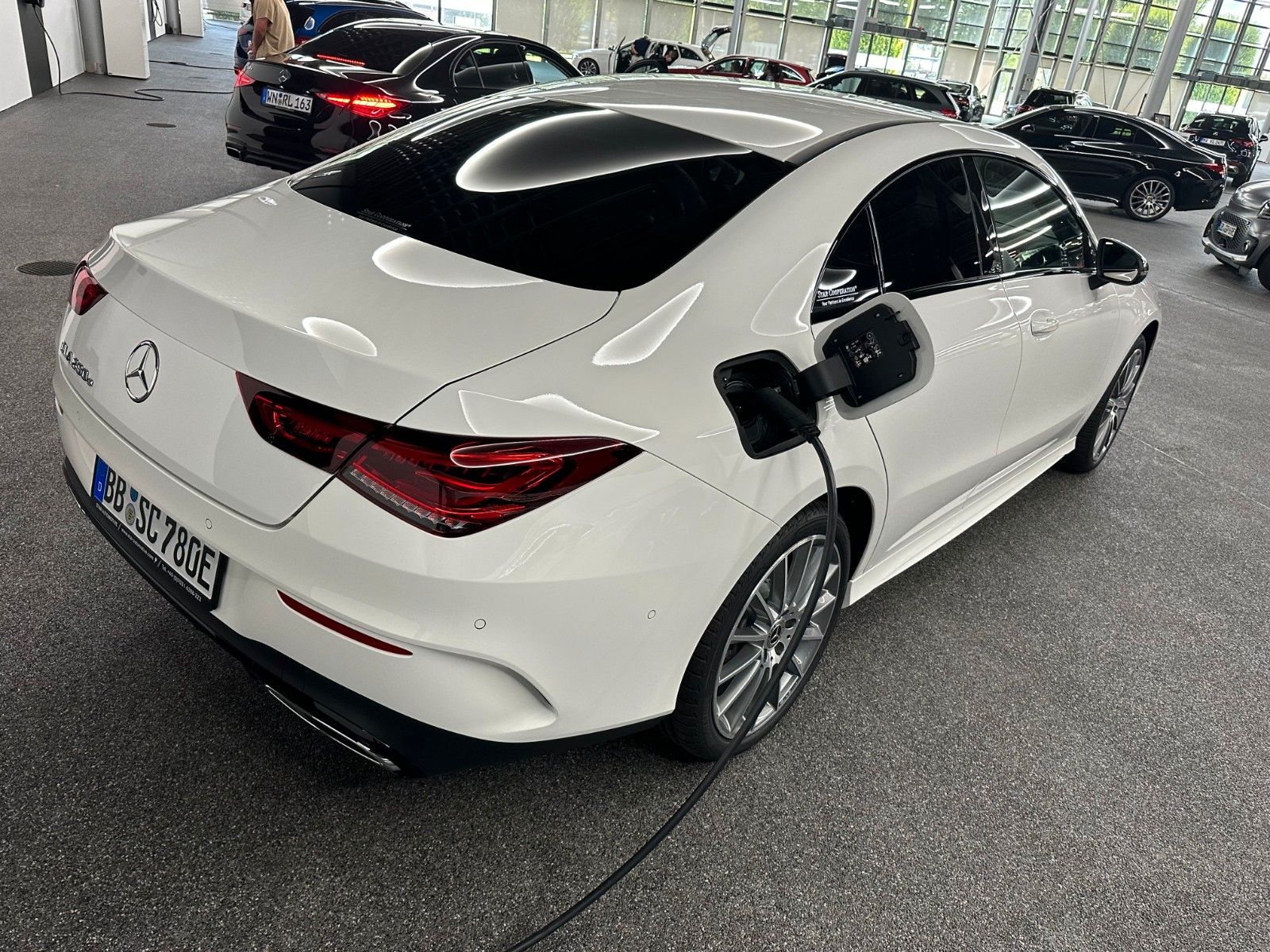Mercedes-Benz CLA 250 e Coupé AMG Line - Samsaru's Car Outlet