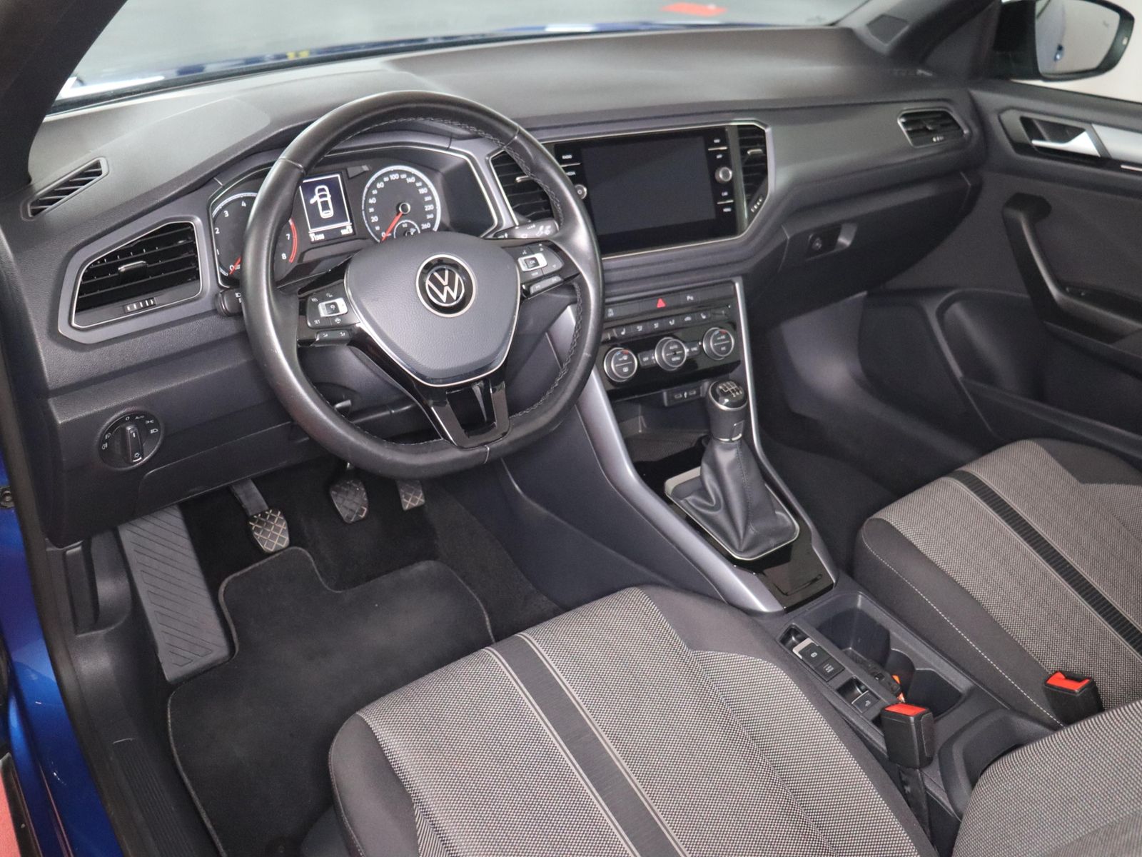 Volkswagen T-Roc Style 1.0TSI - Samsaru's Car Outlet