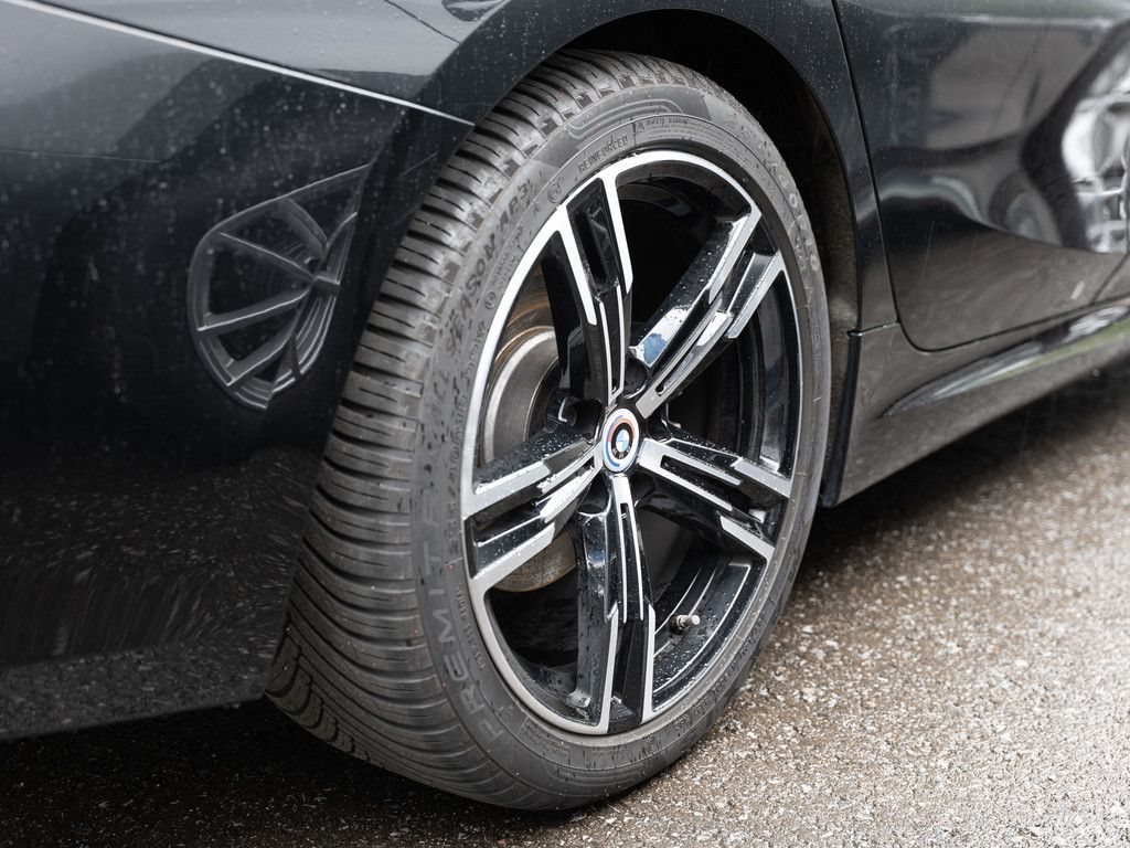 BMW 320i Touring M-Sportpaket - Samsaru's Car Outlet