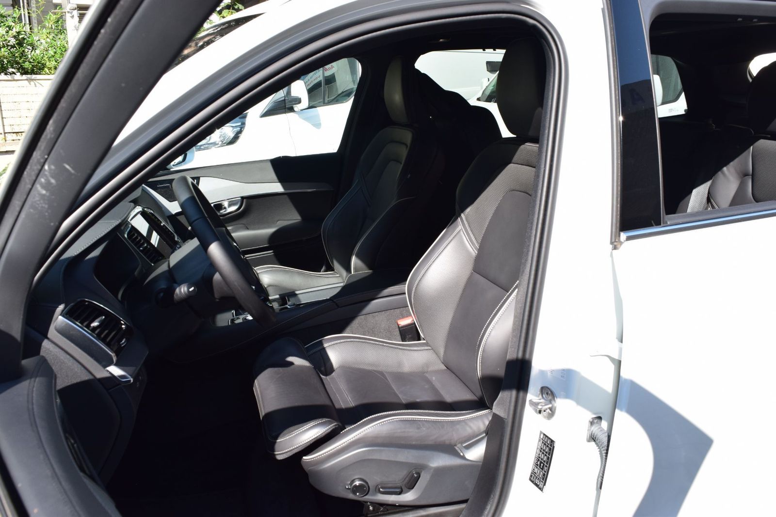 Volvo XC90 T8 AWD Plus - Samsaru's Car Outlet