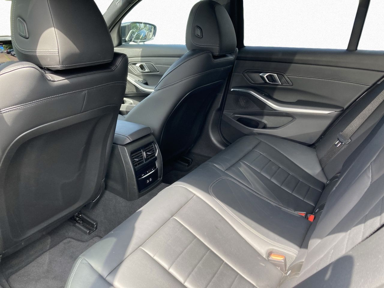 BMW 330e xDrive Lim M Sport HUD,360°,DA,ACC,Memory