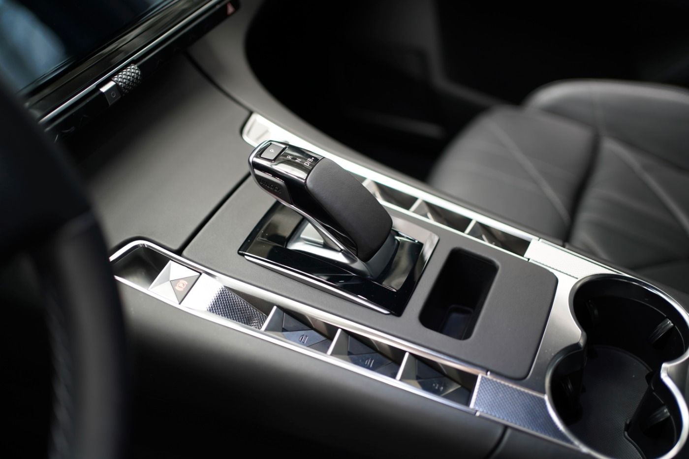 DS Automobiles DS7 Crossback E-Tense 4x4 300 Ligne Noire