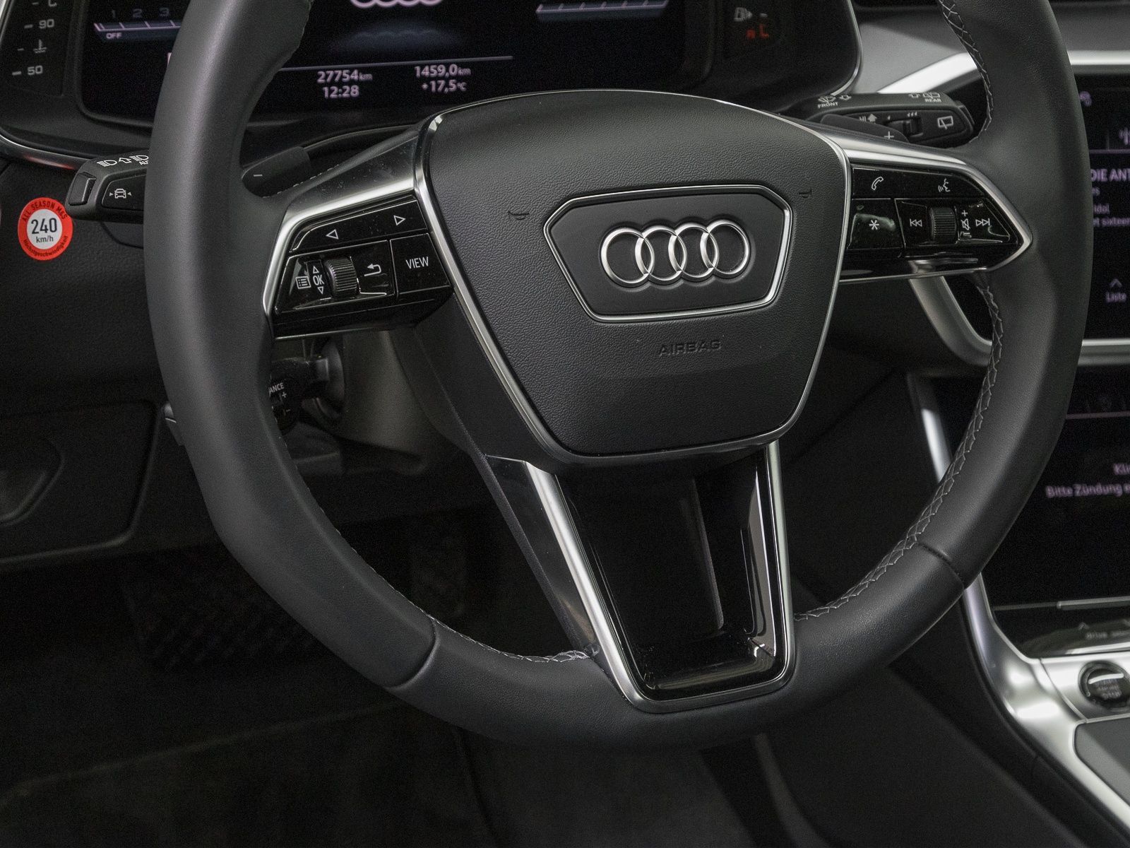 Audi A6 Avant 40 TDI Q S LINE - Samsaru's Car Outlet