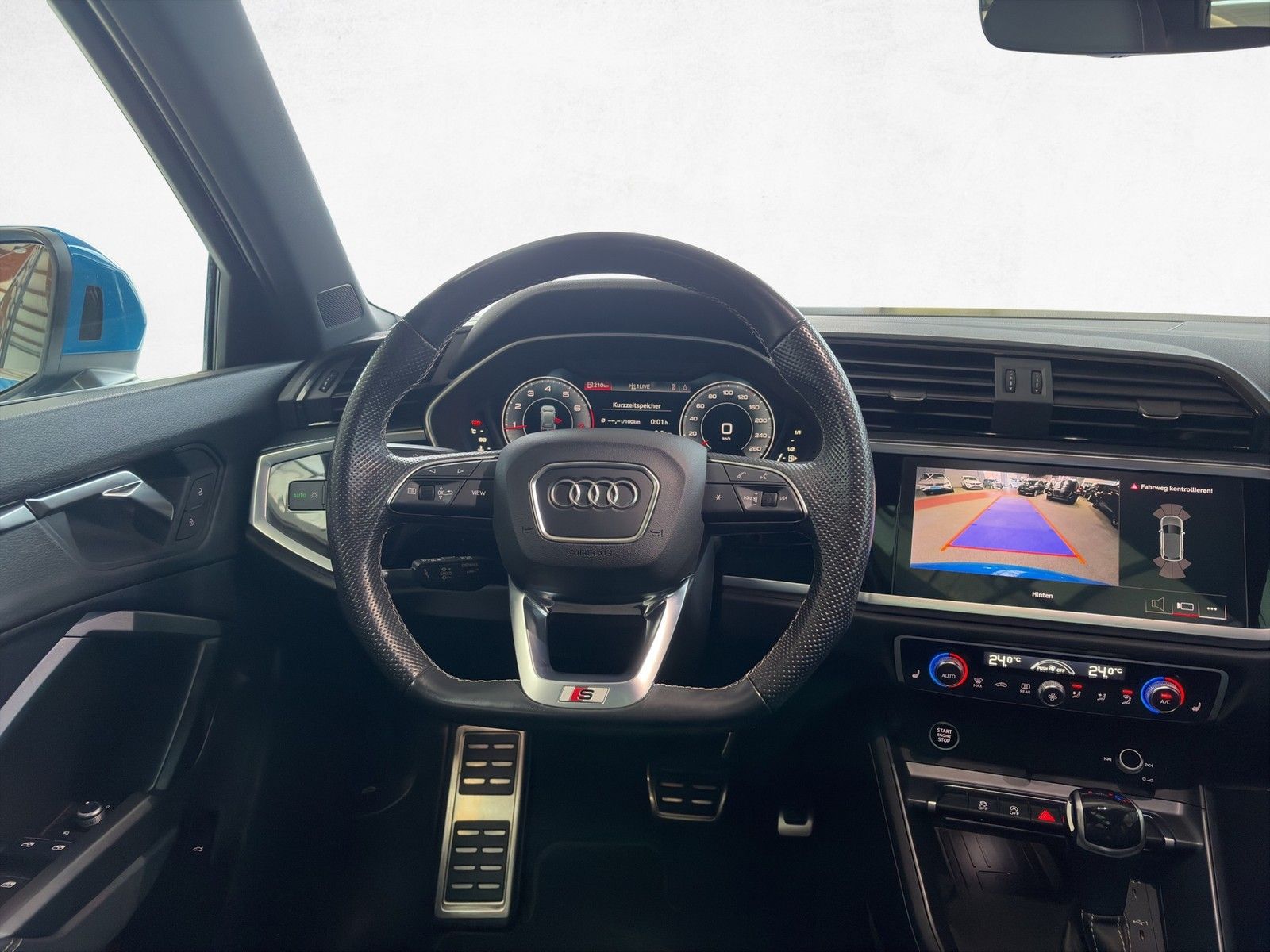 Audi Q3 S line 40 TFSI quattro S tronic /AHK/Pano/LED