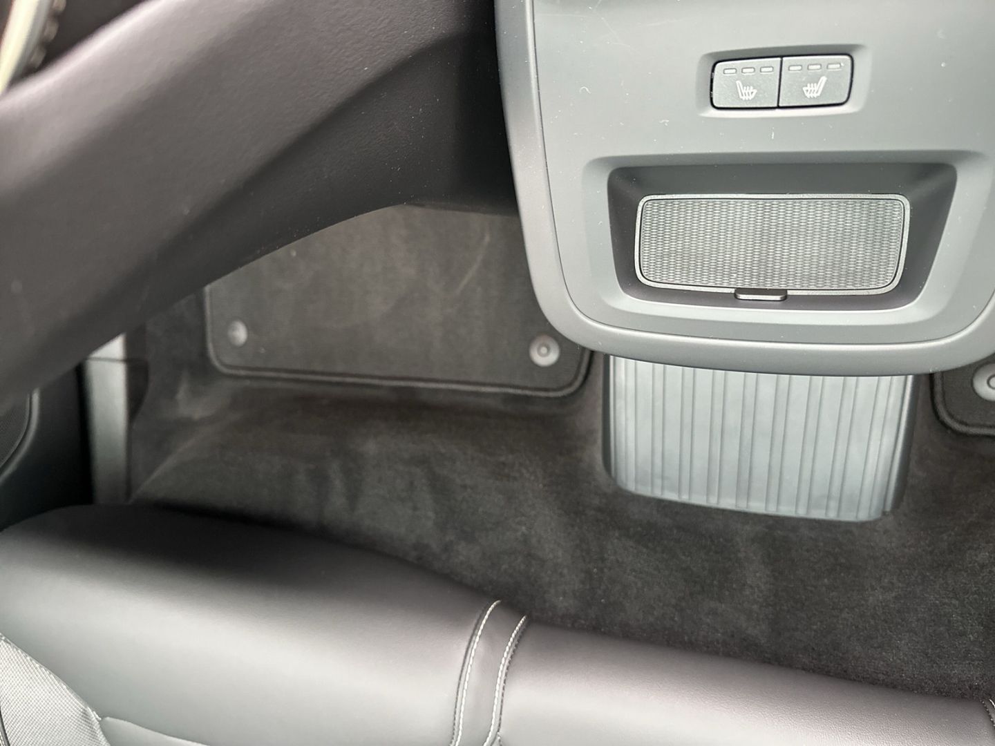 Volvo XC60 Recharge T6 Plus Black Edition AHK ACC