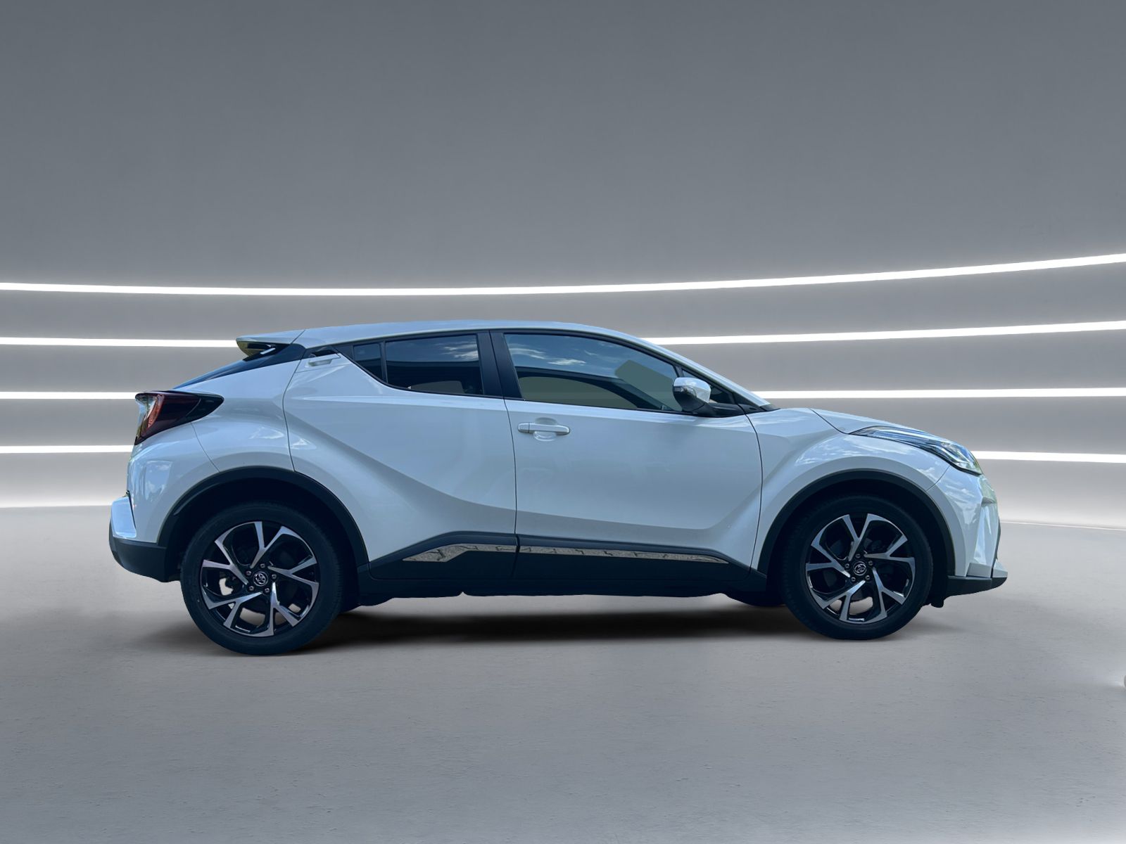 Toyota C-HR Hybrid 4x2 Flow - Samsaru's Car Outlet