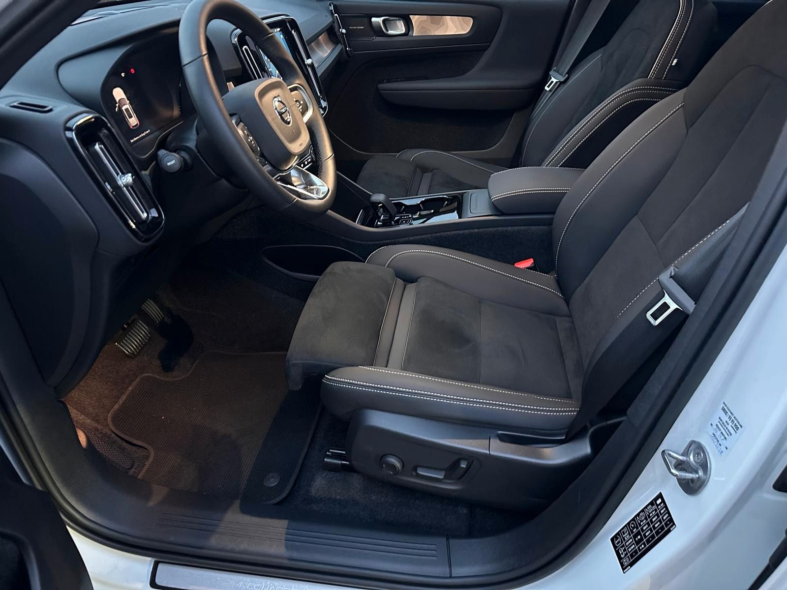 Volvo XC40 Twin AWD Ultimate AHK,Pano,360°,BLIS,ACC