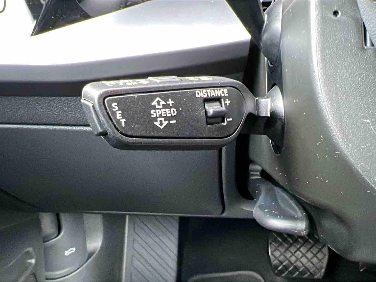 Audi A3 1.5 TSI S-Line S-tronic *Navi, ACC, SHZ, App*