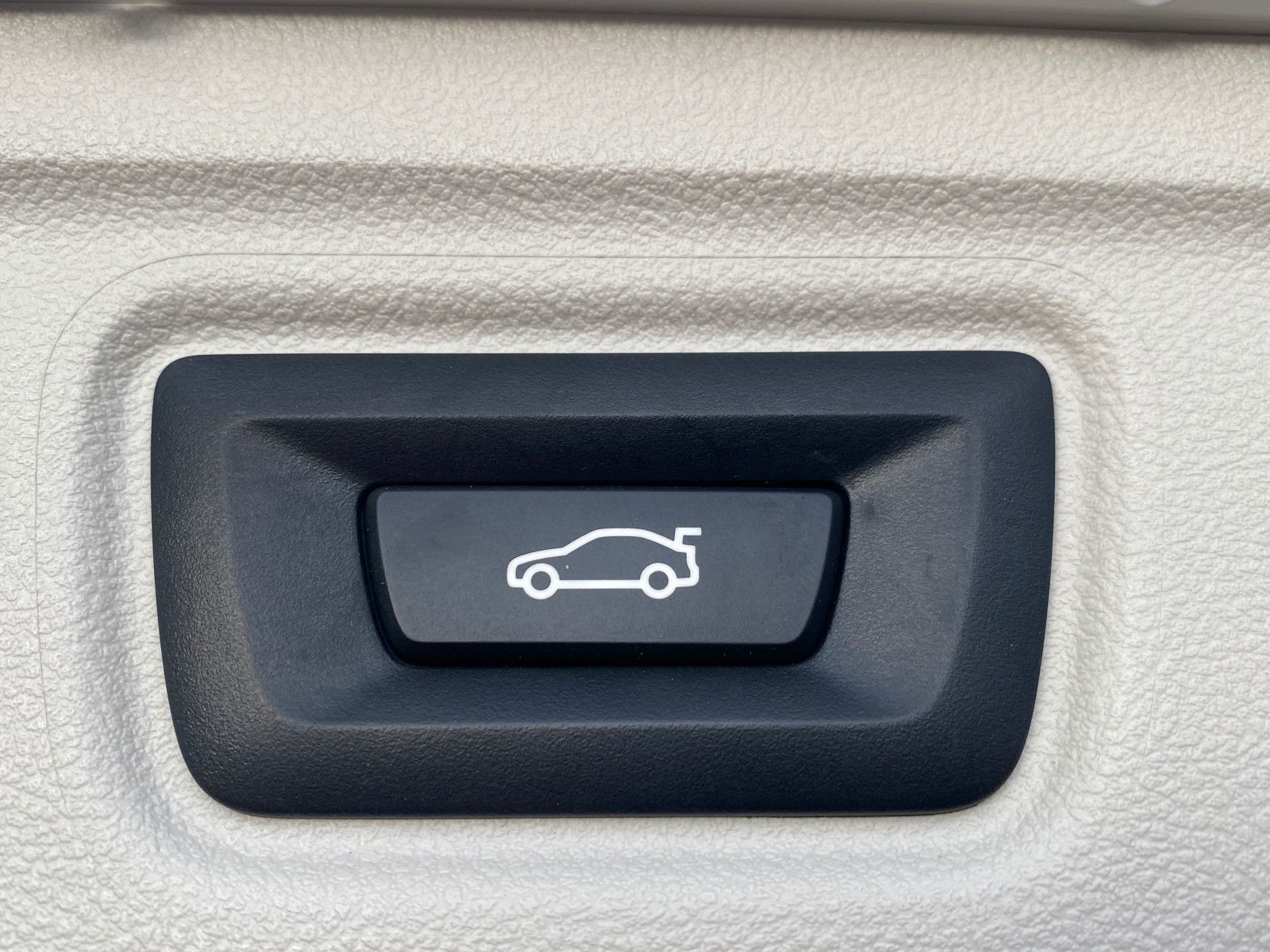 BMW 320 d - Samsaru's Car Outlet