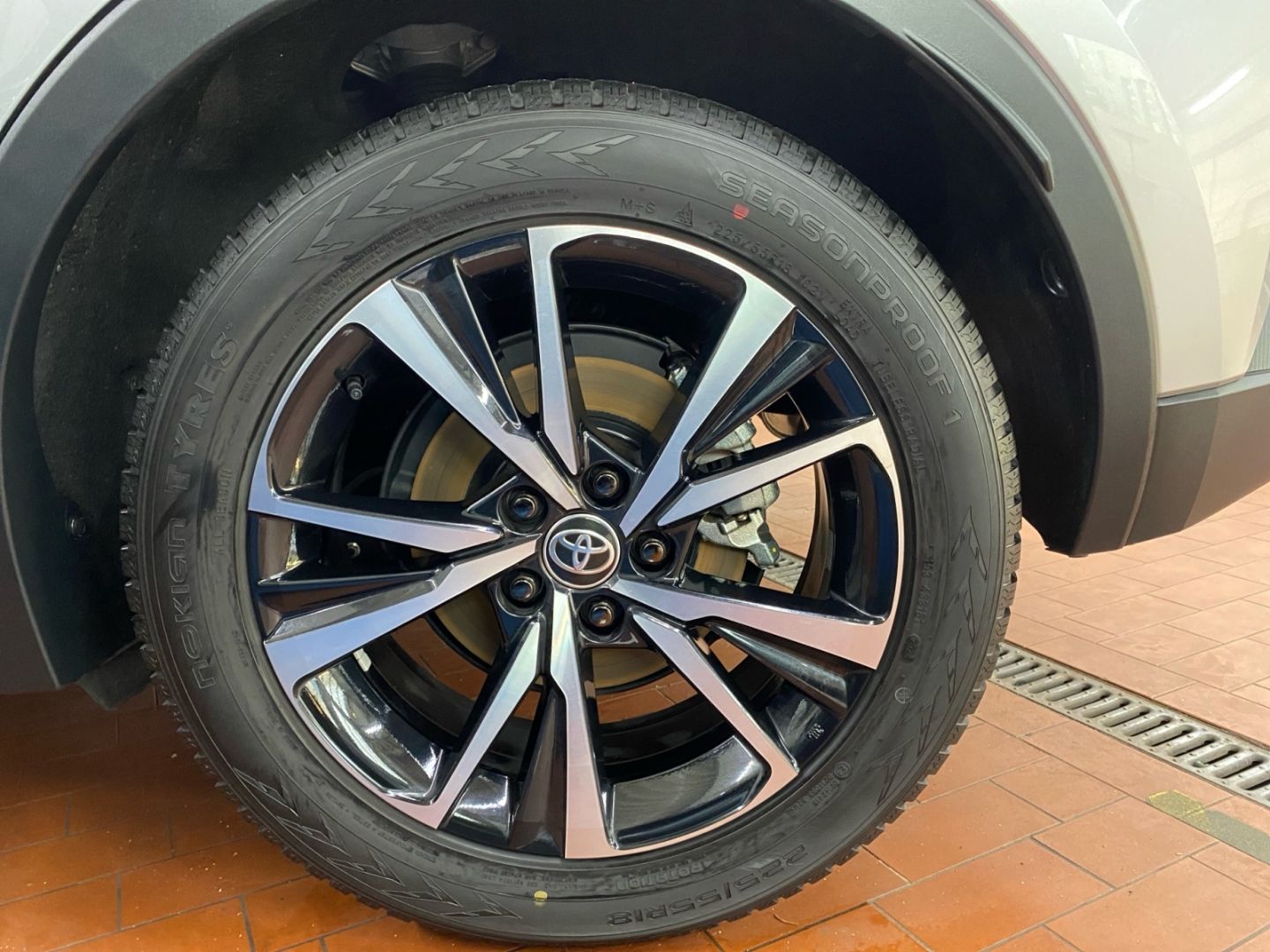 Toyota C-HR 1.8 Hybrid Team D *LED*ACC*CAM*Navi*PDC*SHZ